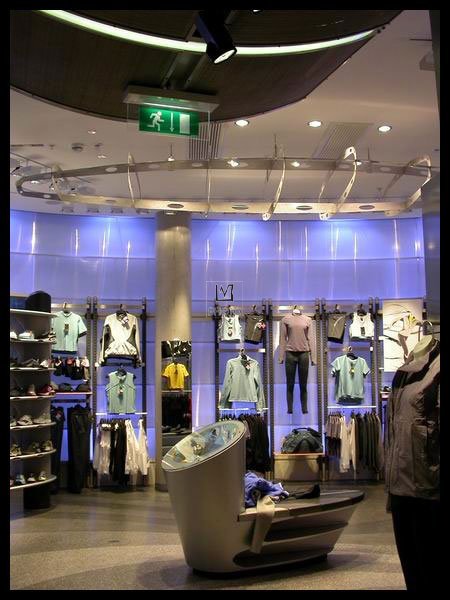 NIKE柏林專賣店室內設計