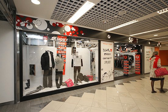 SPOT潮流服裝專賣店室內空間設計