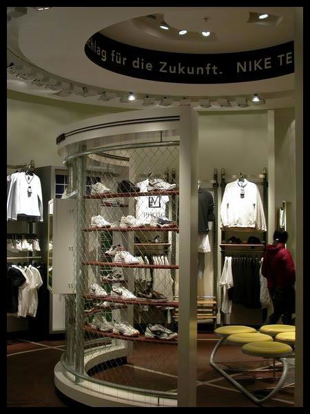 NIKE柏林專賣店室內設計