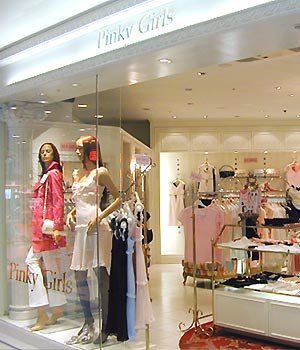 日本名牌服飾櫥窗藝術—激發商業靈感