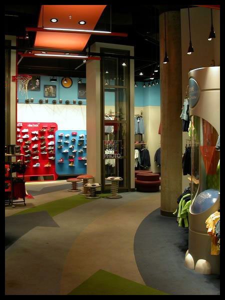 NIKE柏林專賣店室內設計